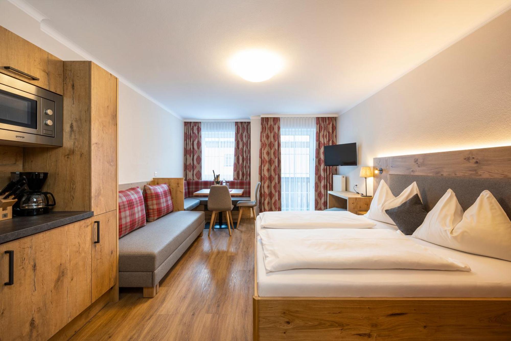 Ferienhotel Gasthof Zur Post Untertauern Exteriör bild
