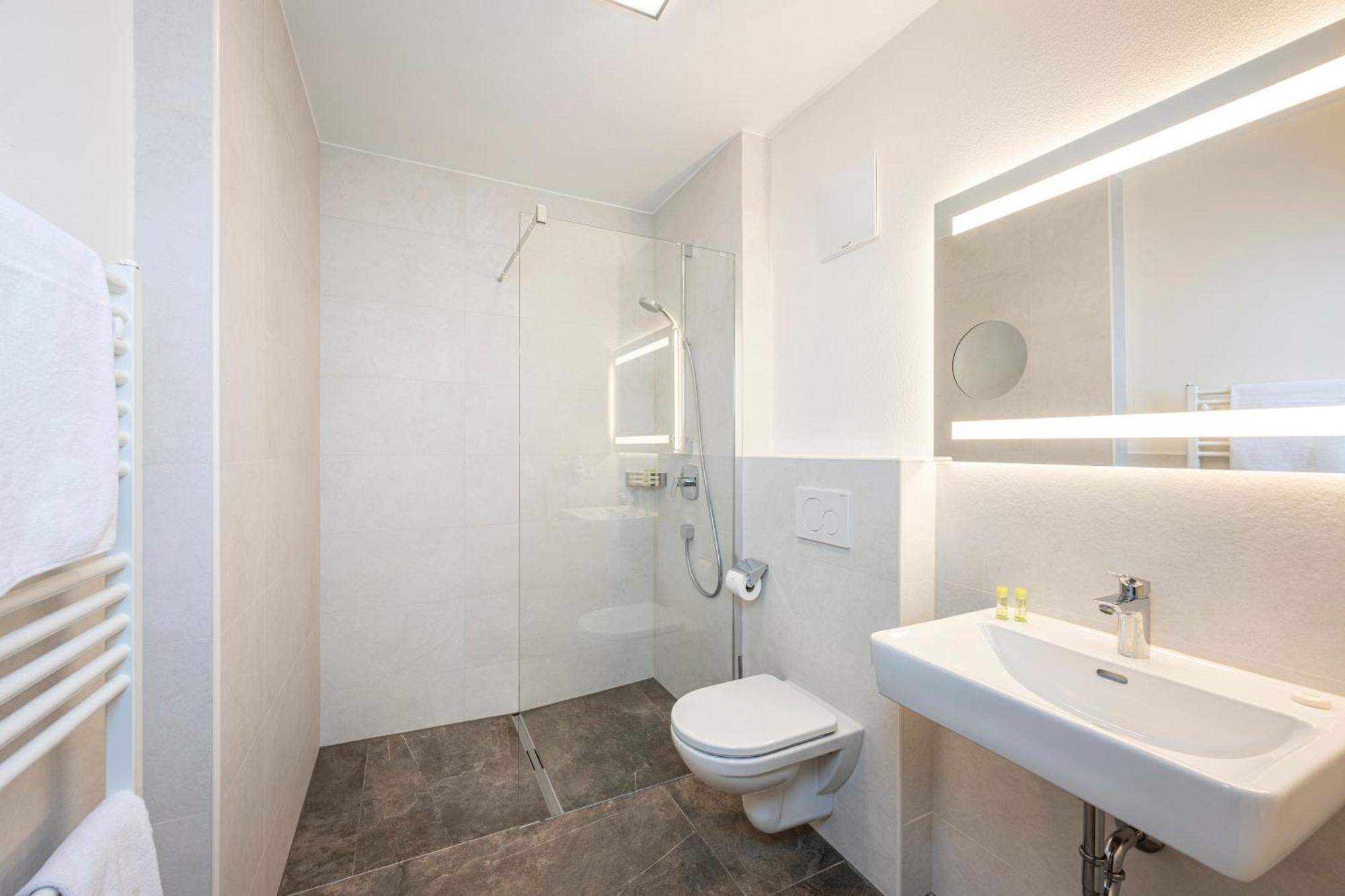 Ferienhotel Gasthof Zur Post Untertauern Exteriör bild