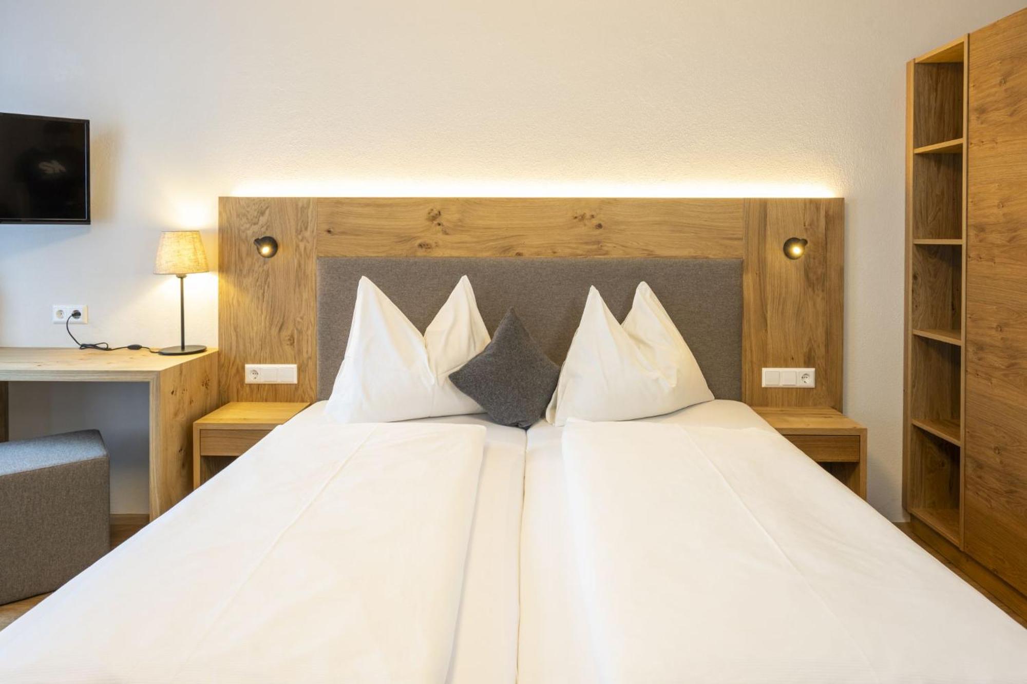 Ferienhotel Gasthof Zur Post Untertauern Exteriör bild